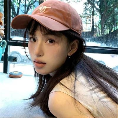 草丛中的人